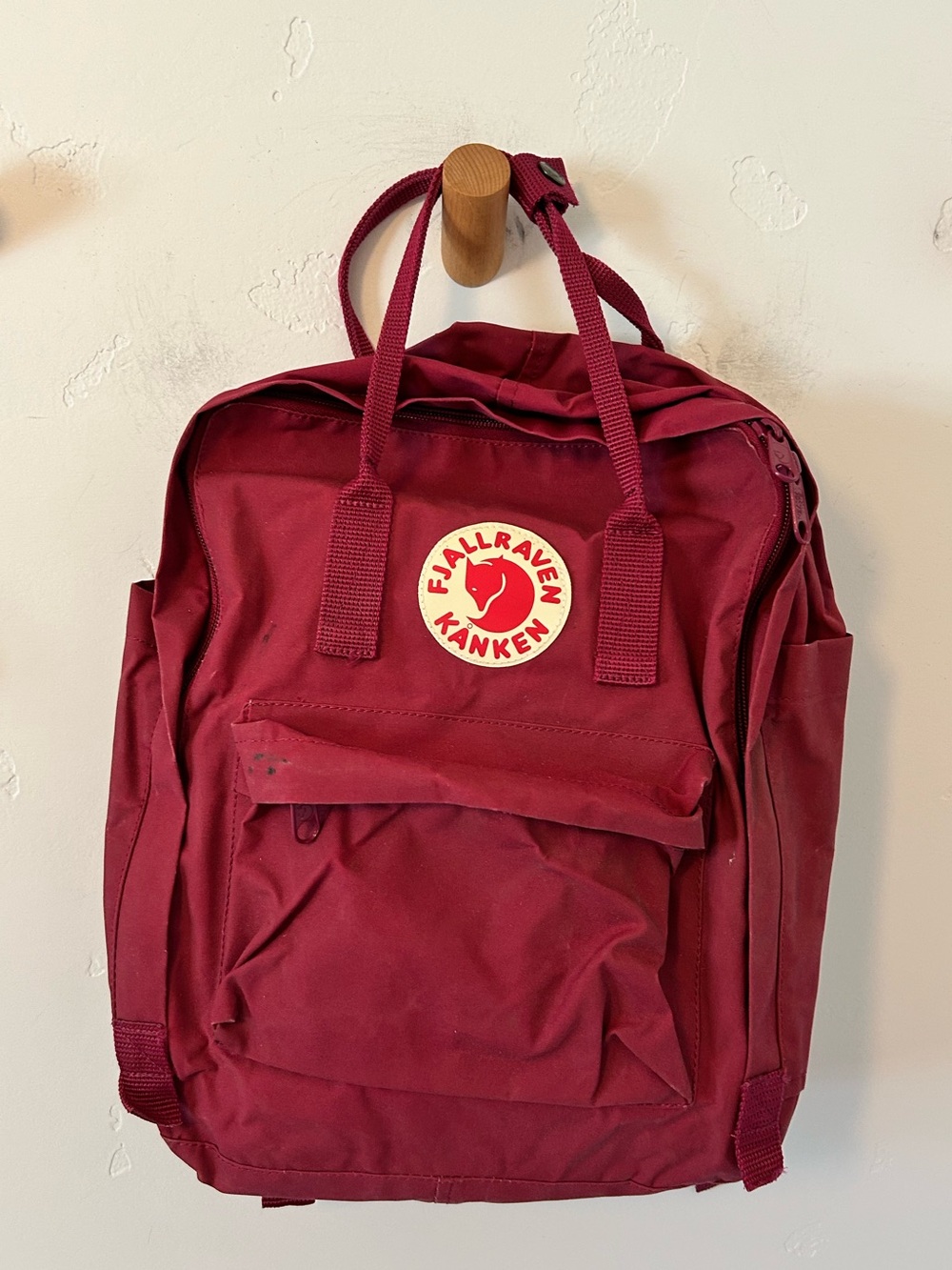 Fjallraven Kanken Classic Kanken Backpack 23510 550 One Size Red Maroon EUC